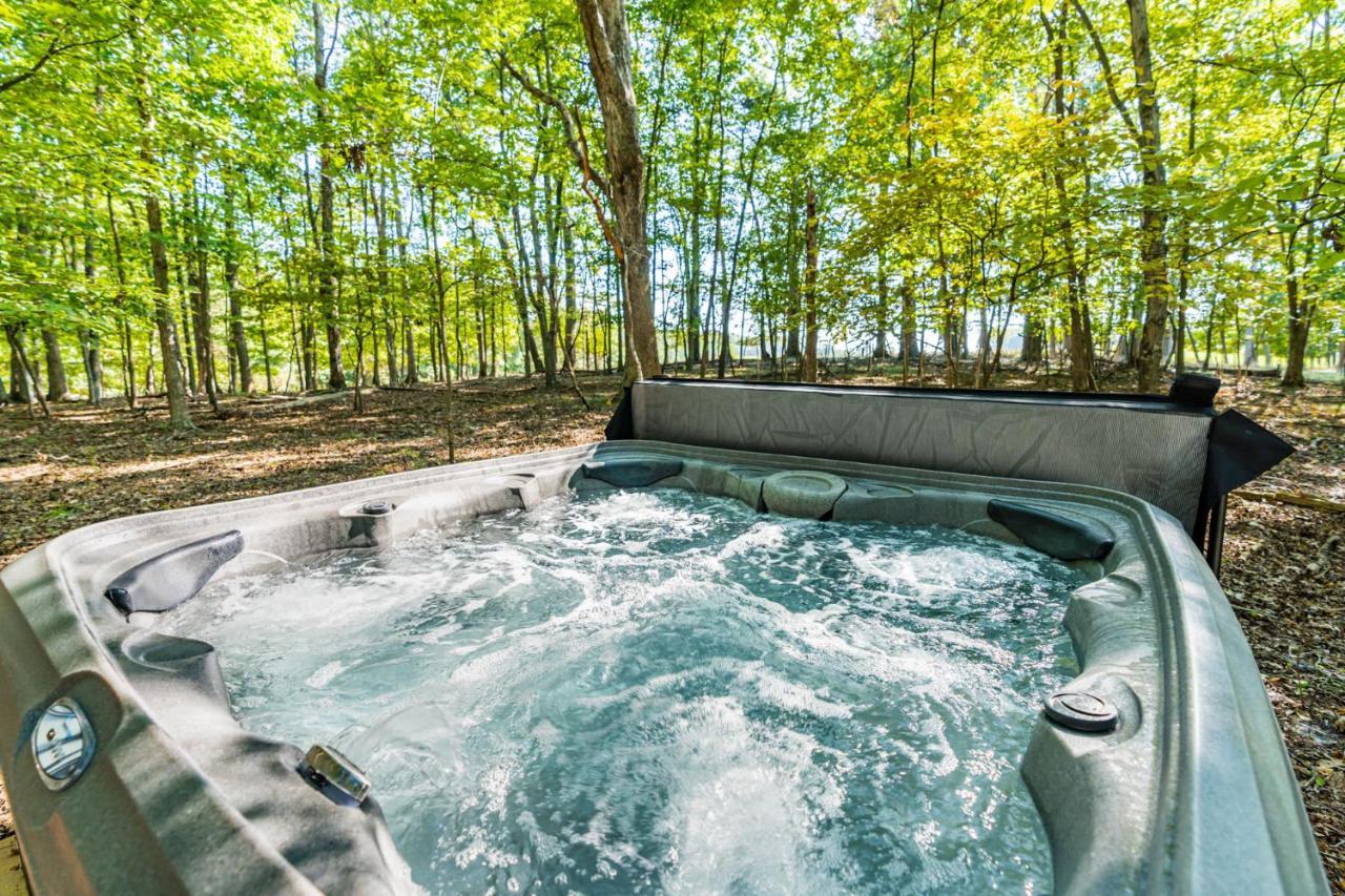 Cozy & Modern W Hot Tub, Fire Pit, Grill & Pond Villa Morton Grove Luaran gambar