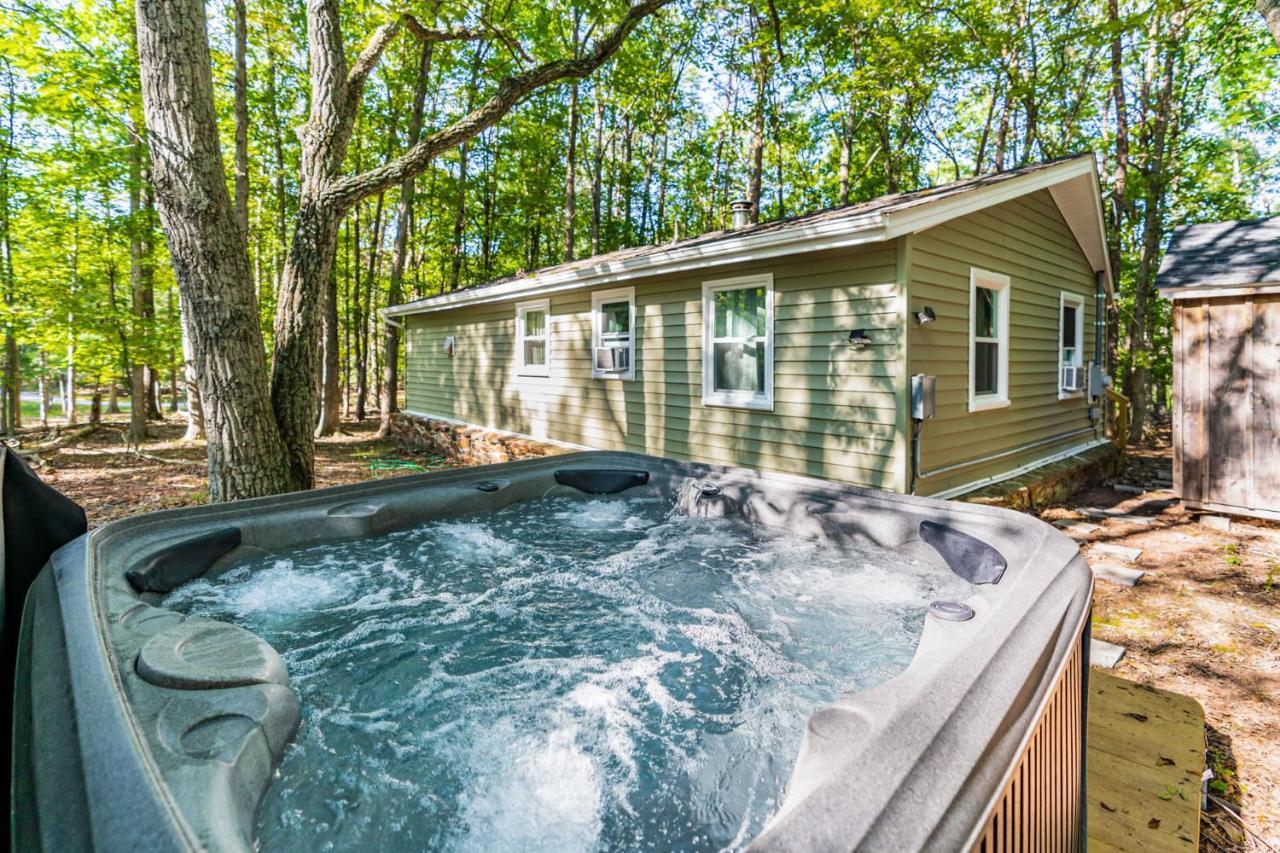 Cozy & Modern W Hot Tub, Fire Pit, Grill & Pond Villa Morton Grove Luaran gambar